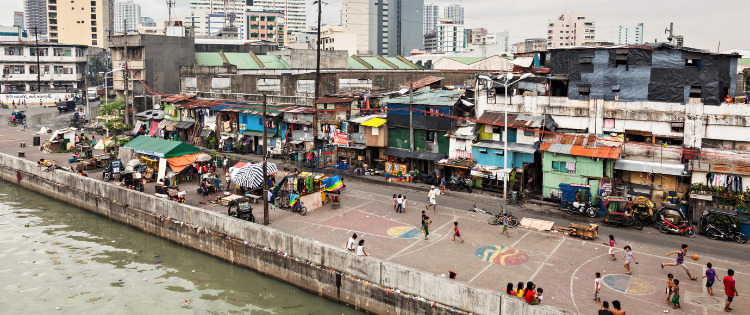 slums in Manila, Phillippines